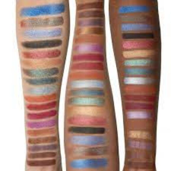 OPV Spotlight Eyeshadow Palette  - Picture 6 of 8